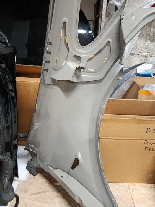 Крило передне Tesla model Y