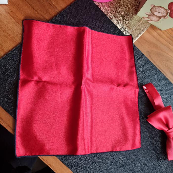 Męska czerwona muszka z podszetką nowa