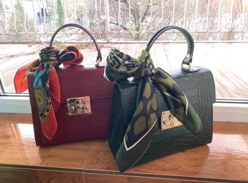 Стильна шкіряна сумка з платком