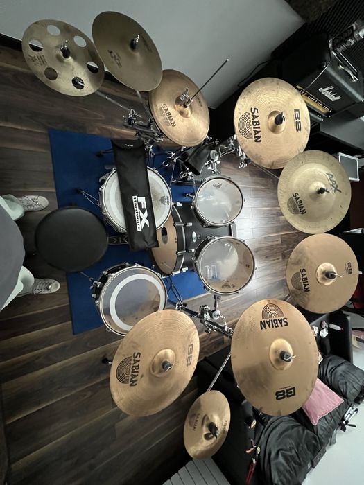 Drumcraft Series 8 Kit completo + 9 pratos Sabian + acessórios
