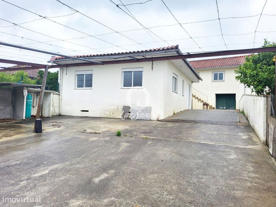 2 Moradias independentes T3 e T2 c/1000m2 em Rates, Póvoa de Varzim