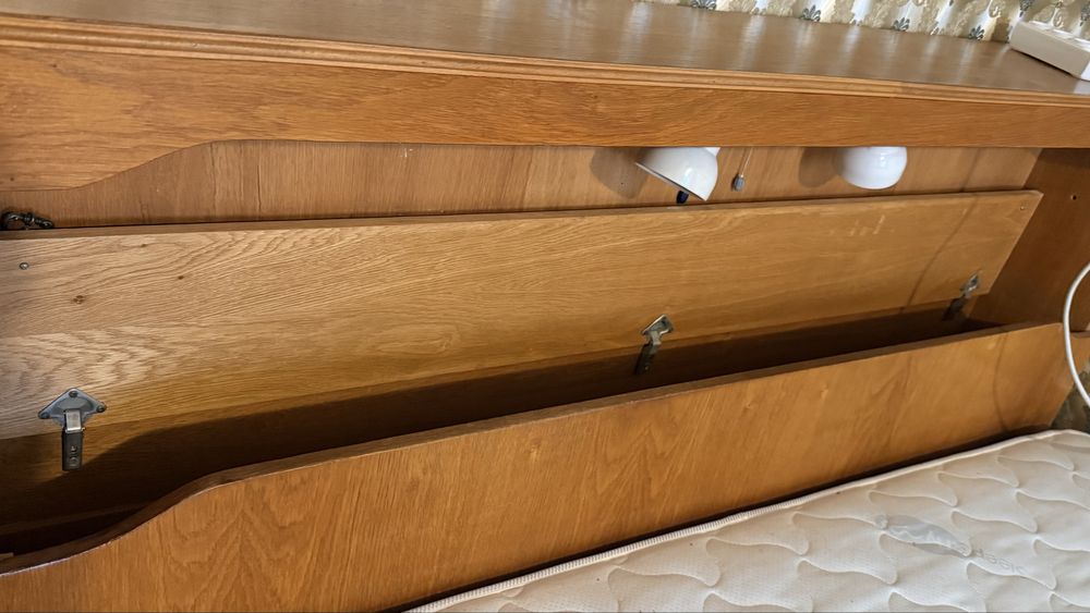 Продам двуспальную кровать