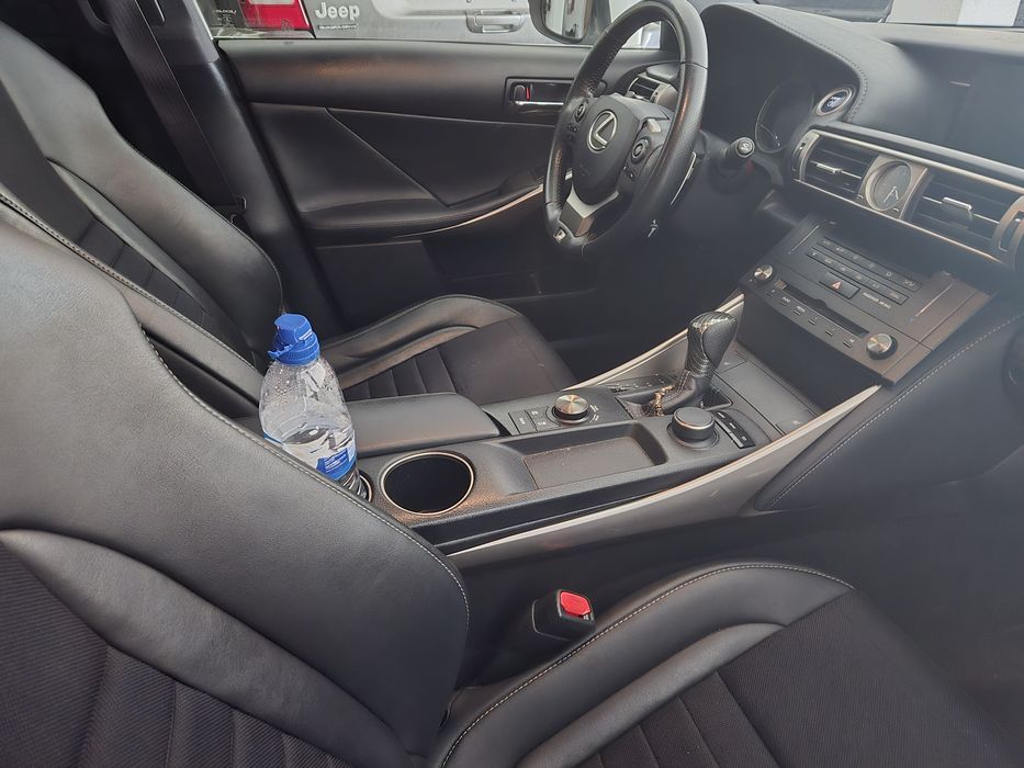 Vendo Lexus is300h