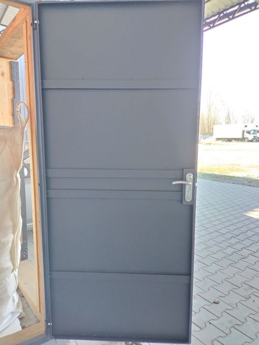 Вхідні двері вуличні технічні металеві