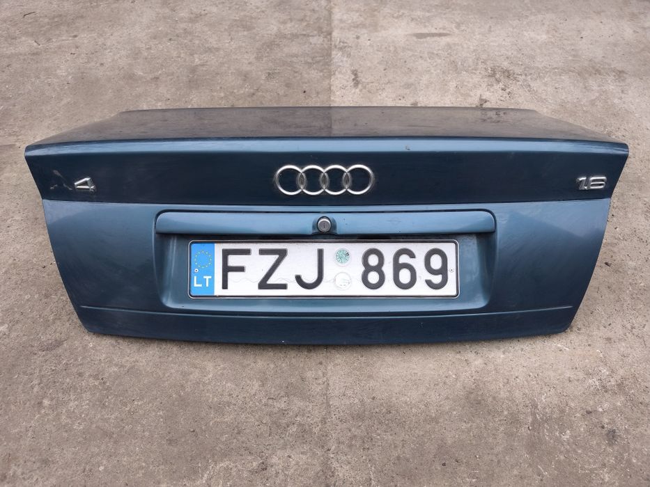 Продам крышку багажника на audi a4 b5