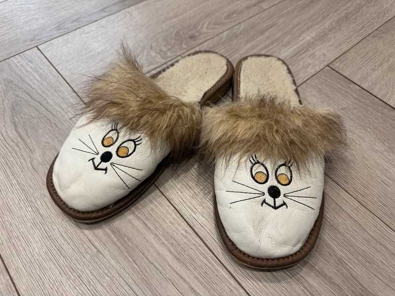 Kapcie laczki skórzane ocieplane z futerkiem kremowe kotek 39