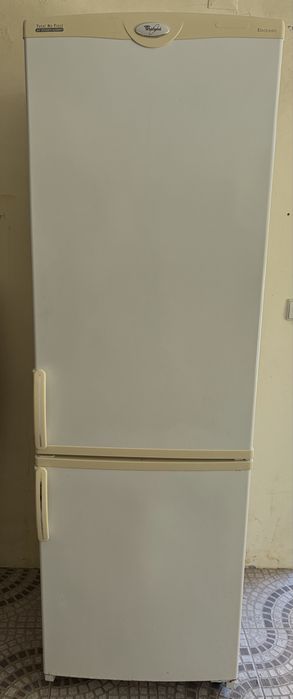 Combinado marca Whirlpool, No Frost, air stream, system electronic.