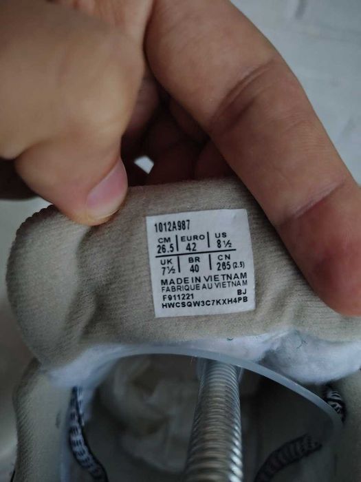 41 Зимові кросівки на хутрі чоловічі бежеві асікс кахана