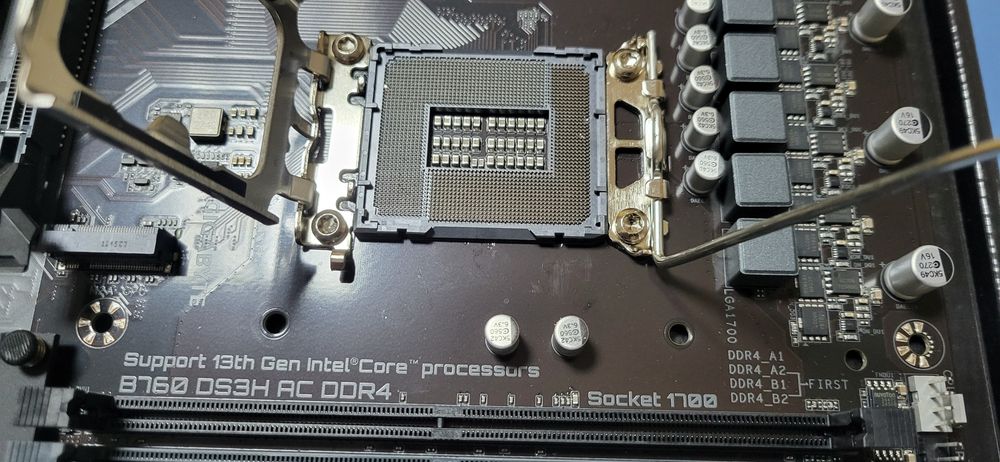 Материнська плата Gigabyte B760 DS3H AX DDR4 (s1700, Intel B760)