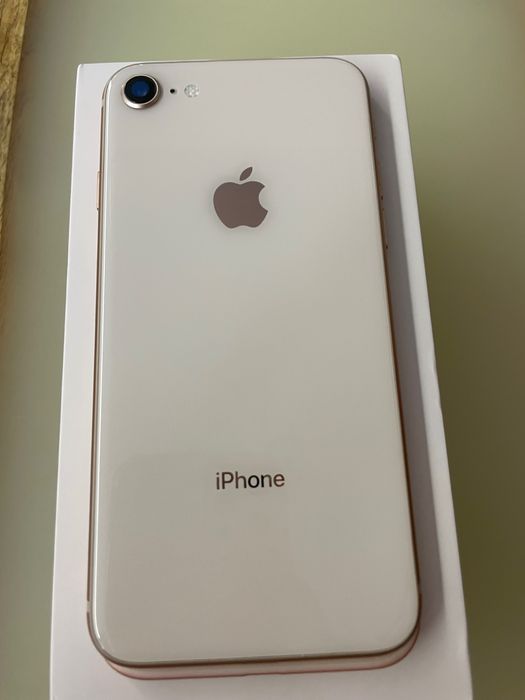 iPhone 8 Gold, 64 GB бу+чохол