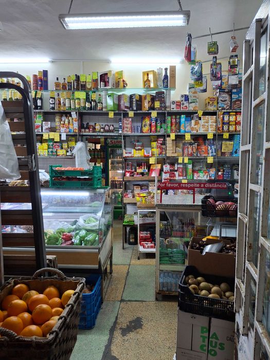 Trespasse Empresa Mini Mercado Com Recheio duas Gerações +50 anos