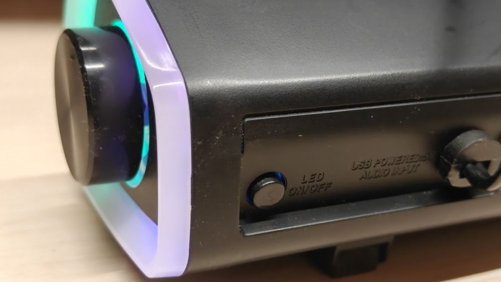 Колонка-соундбар Trust GXT620 Axon RGB LED