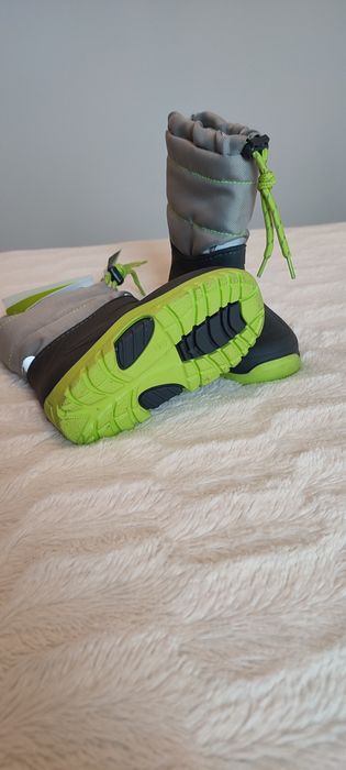 Sprzedam buty zimowe 4F rozmiar 23/24 ocieplane