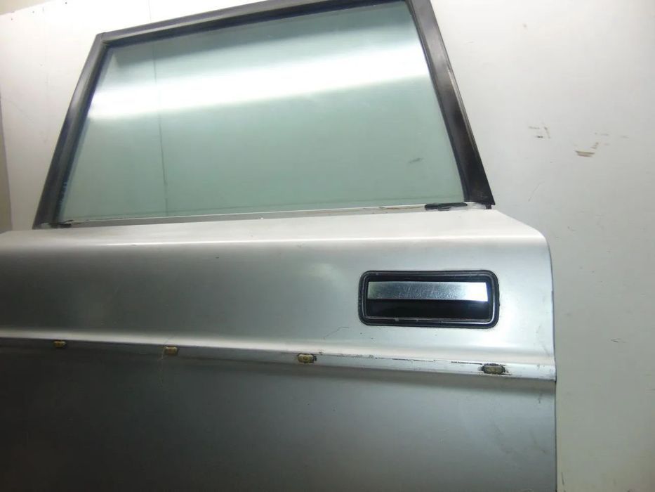 Volvo 244 portas " usado em bom estado " para venda