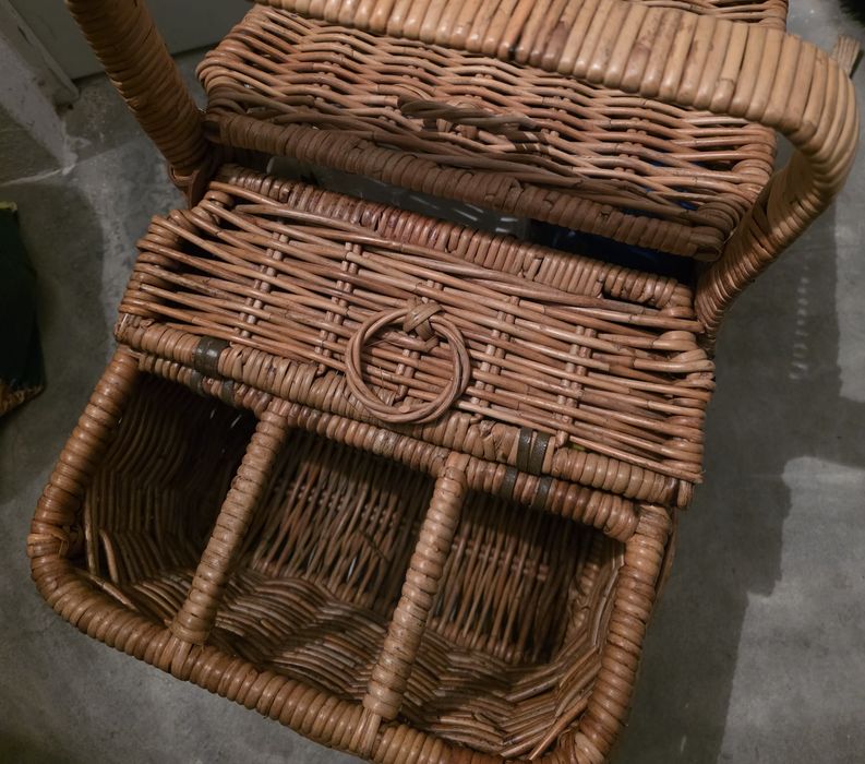 Cesto de piquenique em vime