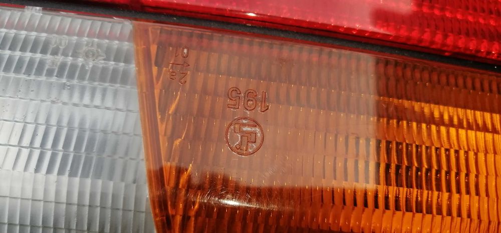 2 FAROLINS TRASEIROS BMW E36 usados sedan touring