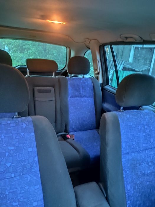 продам машину Opel Zafira