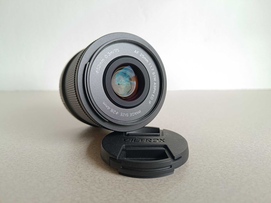 zadbany Viltrox AF 25 mm f/1.7 Air pod nikon Z