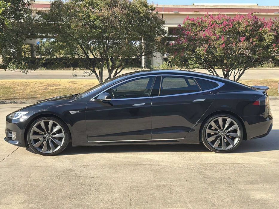 Tesla Model S P100D      2016