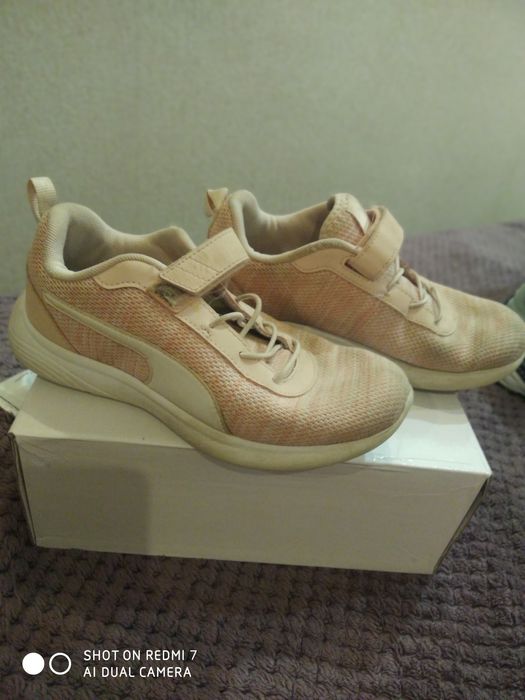 Кросівки легенькі