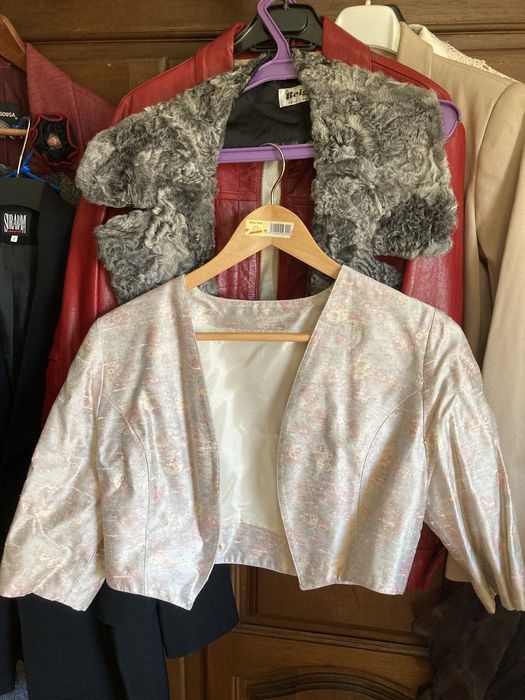 Casaco couro pele genuina vermelho. bolero