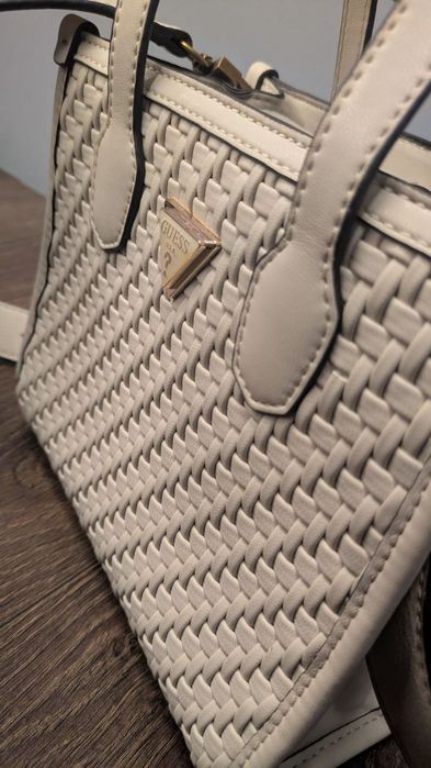 Міні-сумка-тоут Guess Silvana Woven Mini Tote.