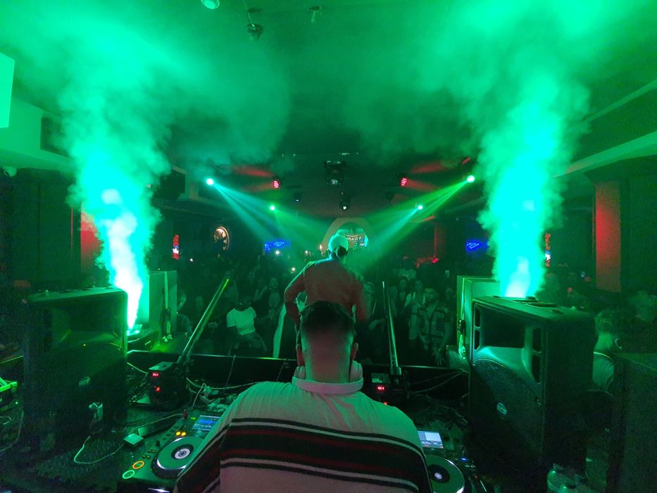 Aluguer som HK PROJECTOR (entre outros serviços)