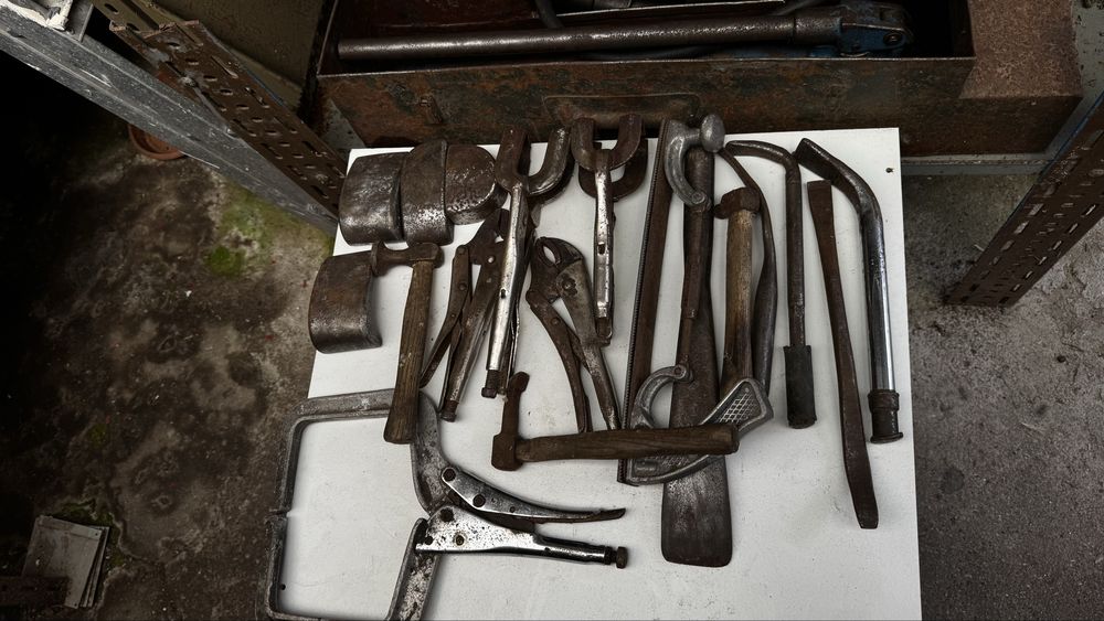 Ferramentas para chapeiros usadas