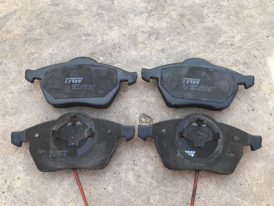 Тормозные колодки передние  AUDI A6C6