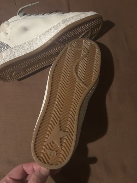 Продаю жіночі кеди з хутром голден гус