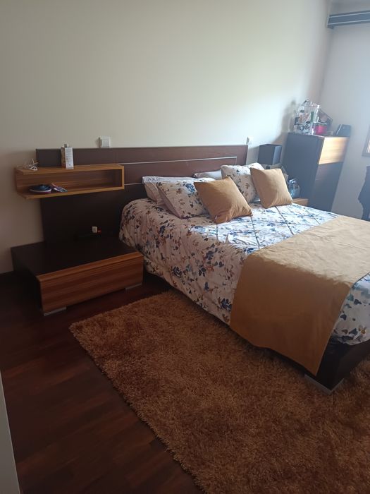 Quarto completo de madeira cerejeira