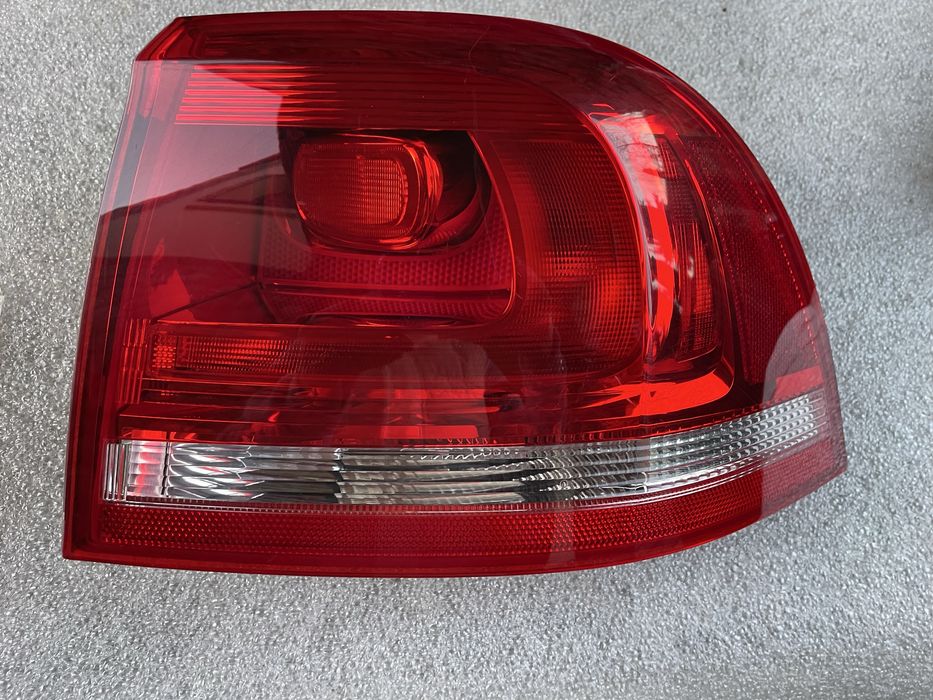 Volkswagen Touareg ліхтар оригінал