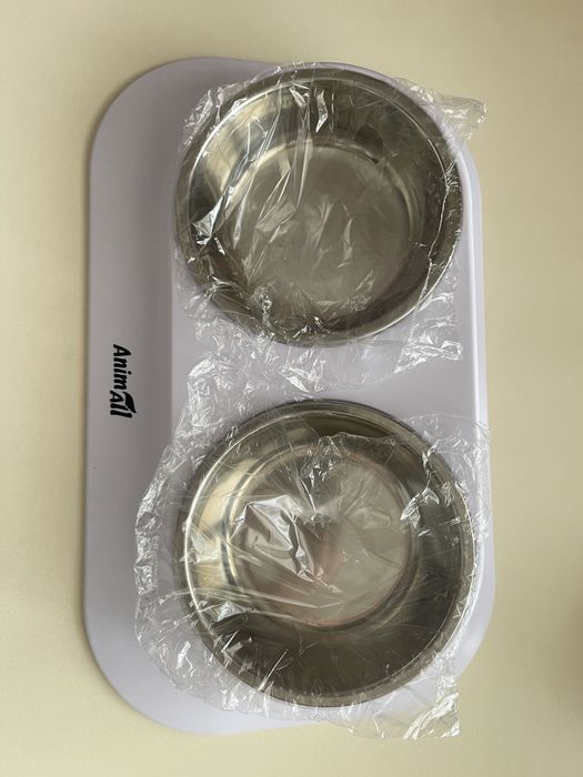 Миска металева подвійна для тварин на підставці