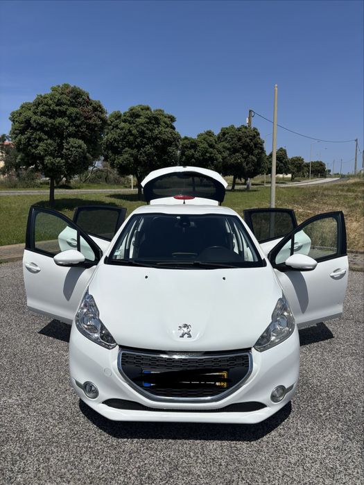 Peugeot 208 1.4 HDi 2014