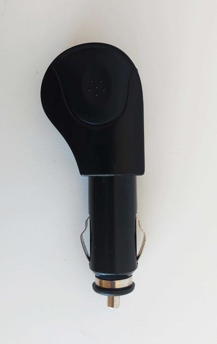 Carregador via USB de ligar ao isqueiro do carro