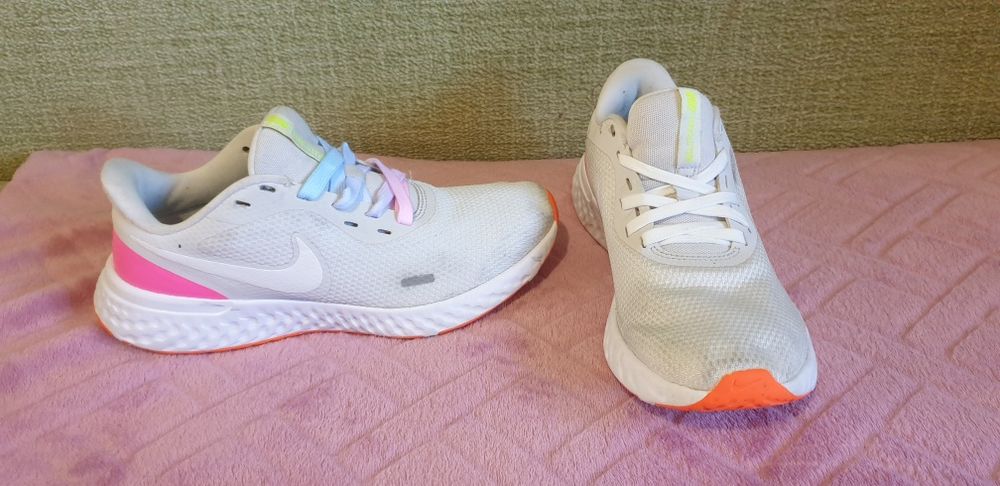 Кросівки Nike Revolutio 5