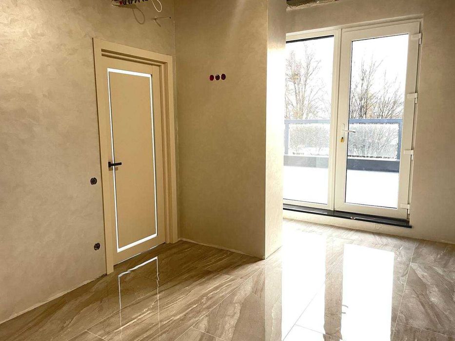 Продам  квартиру з ТЕРАСОЮ в новобудові поруч ЦЕНТРУ