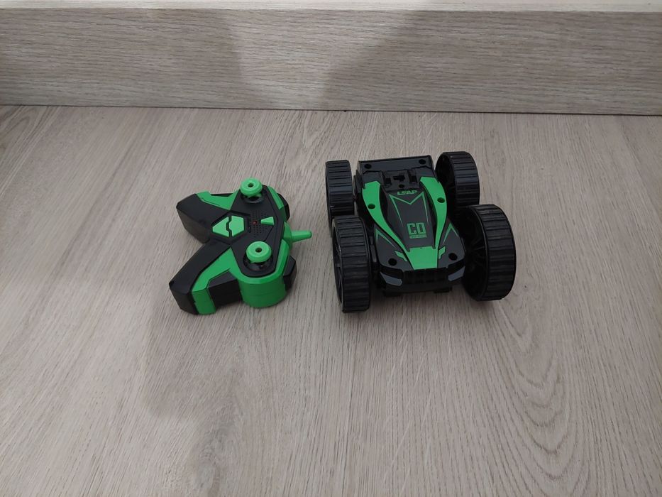 Pequeno carro R/C