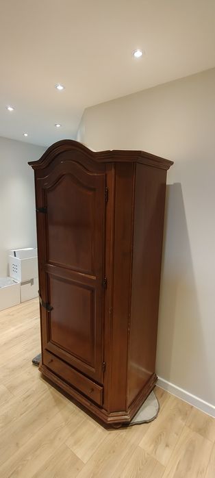 Włoska szafa drewniana z szufladą
