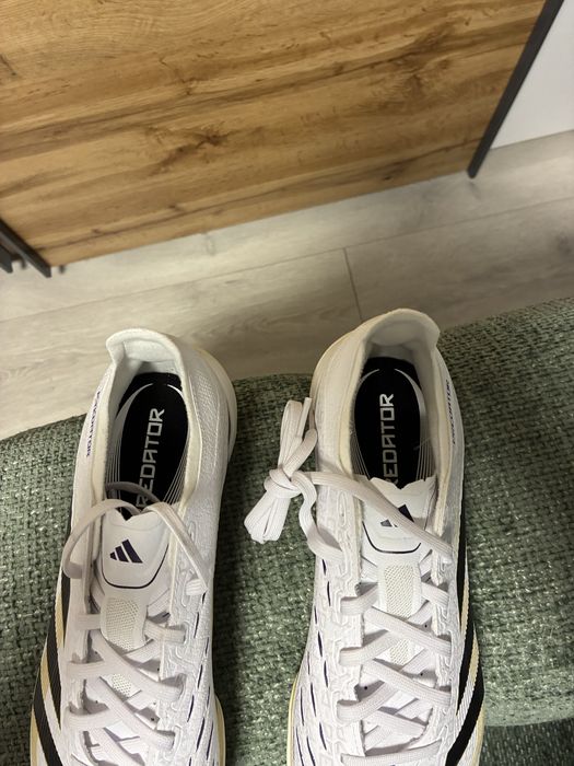 Turfy Adidas Predator League 41 1/3 - biało złote NOWE