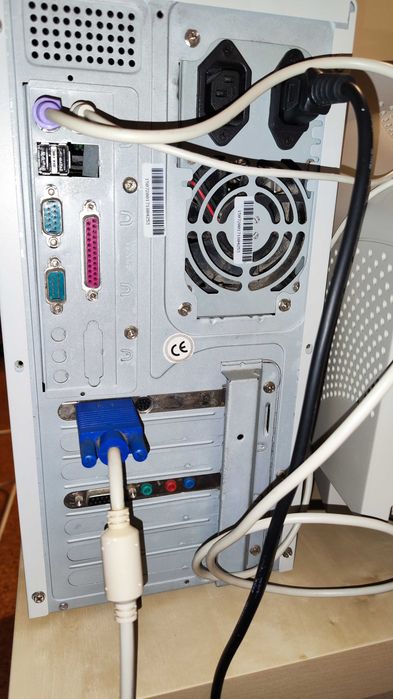 PC Retro Completo – Celeron 501MHz + CRT Samsung + ATI + Creative