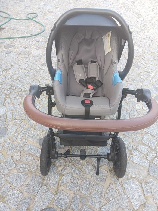 Carrinho de bebé trio