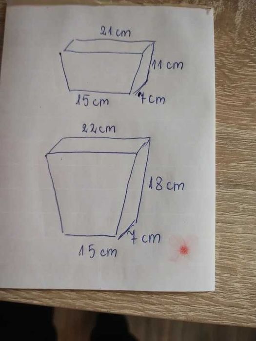 Zestaw trzech ceramicznych pojemników