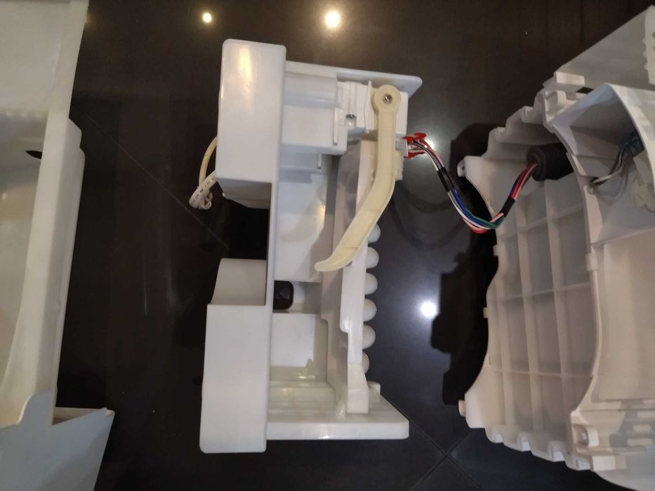 Lodówka Samsung side by side rsh1ftsw półki , pojemniki.