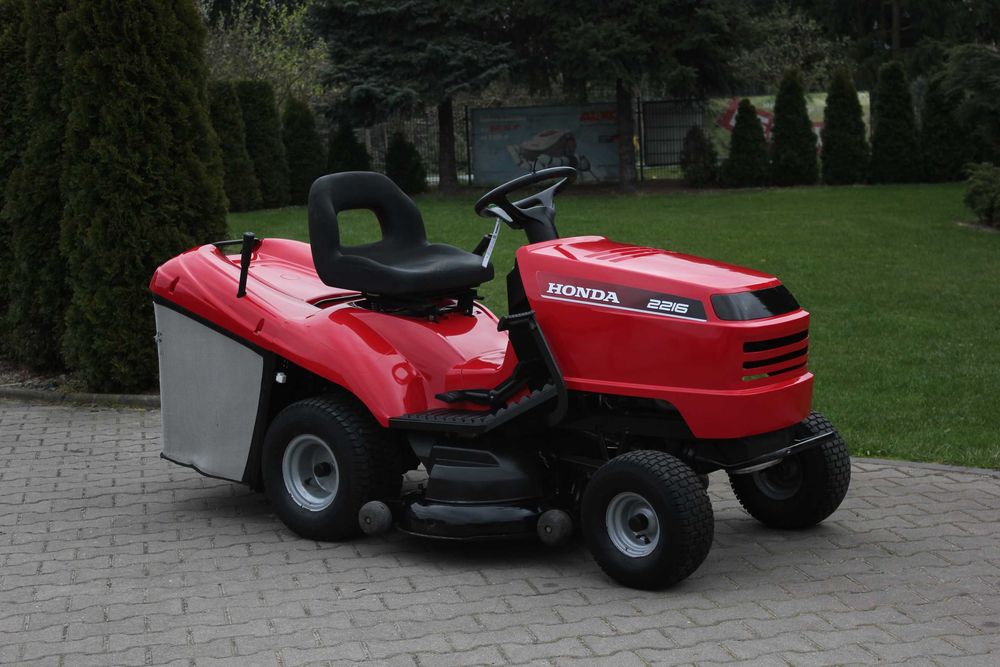 Honda 2216 V2  TRAKTOREK Kosiarka