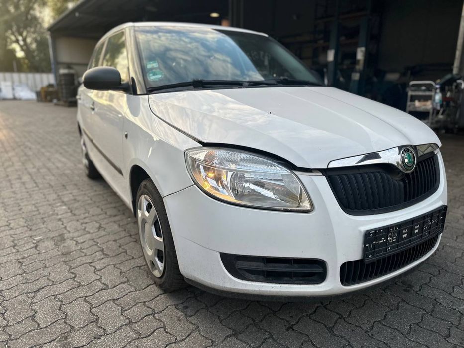 Авторозборка Skoda Fabia розборка шкода фабія запчастини двигун бампер