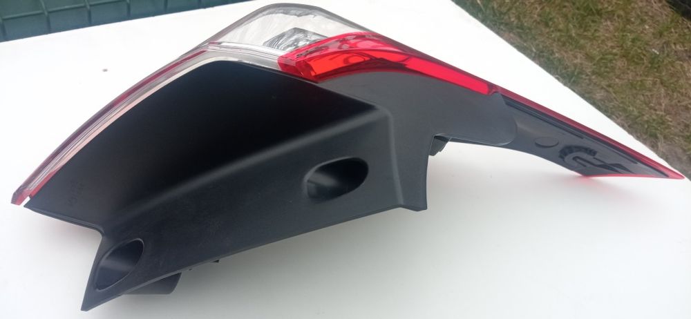 Opel Crossland x 2017-lampa lewa tylna tył