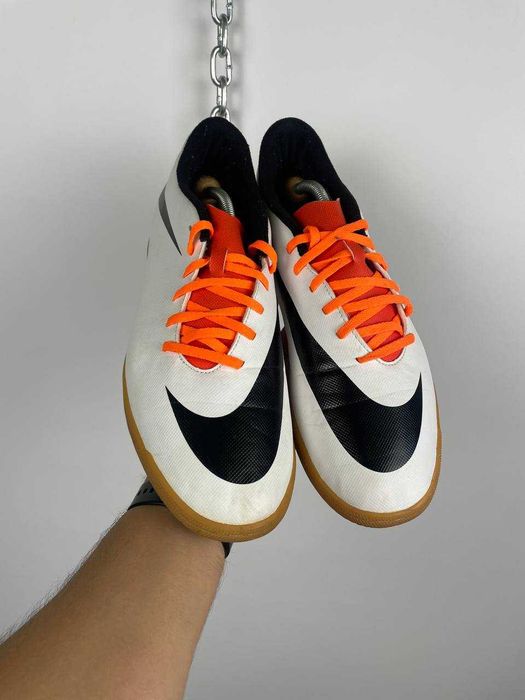 Футзалки , шкіряні спортивні кросівки nike bravata ii ic 45 768924-108