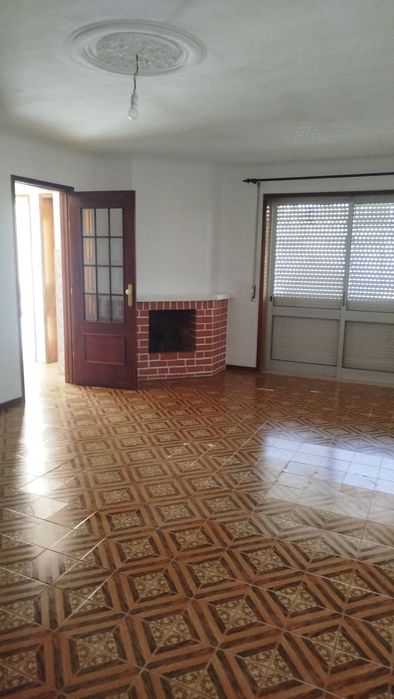 Arrendamento do 1 andar T3 de uma casa