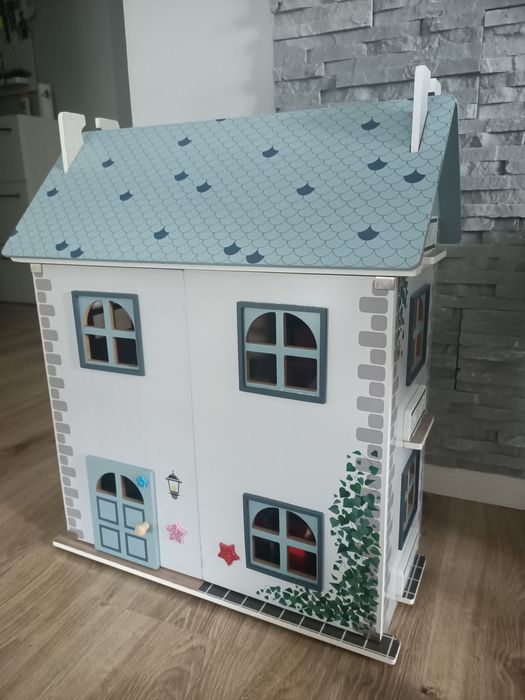 Drewniany domek dla lalek playtive + mebelki